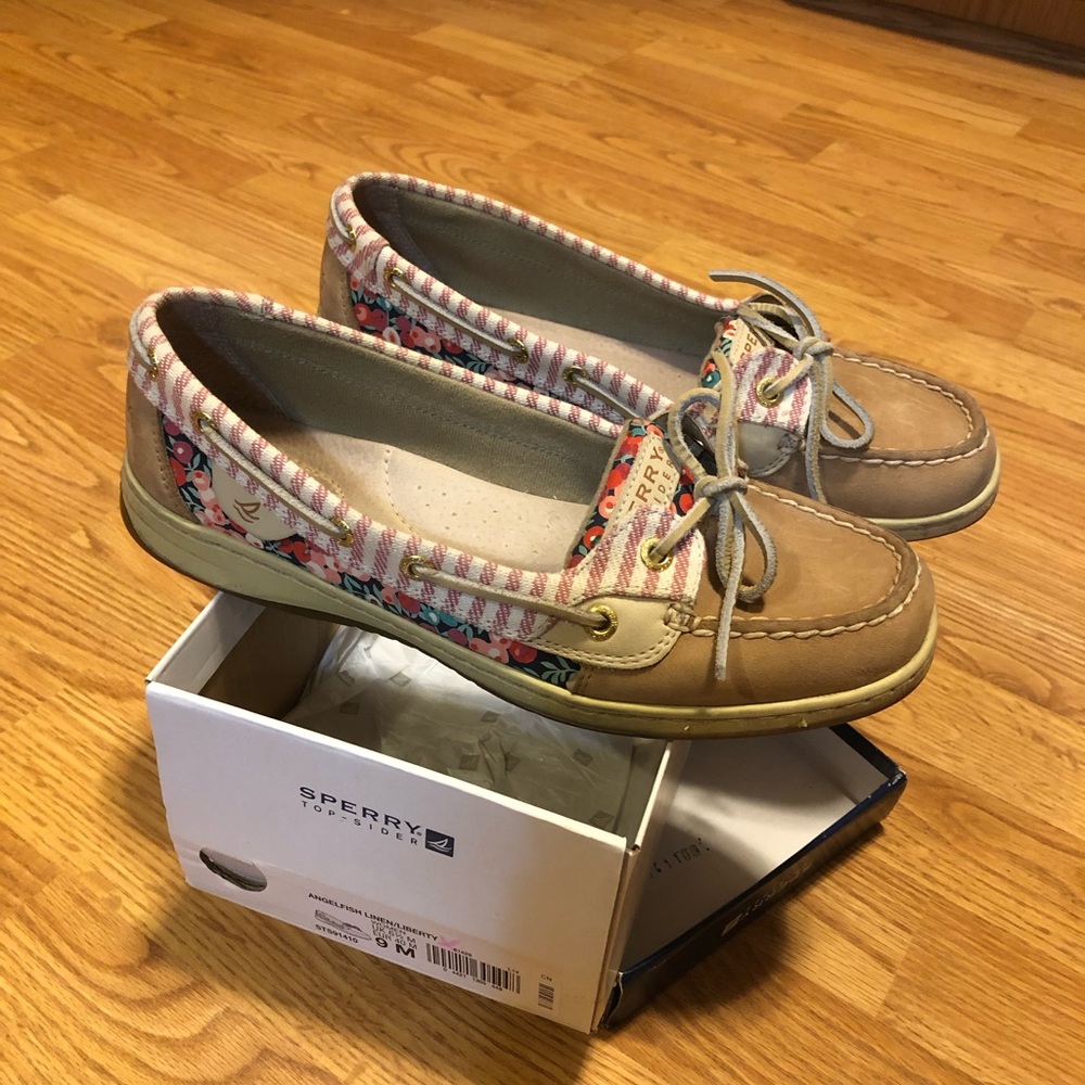 Sperry Floral Shoes Sz. 9 ( not with box)